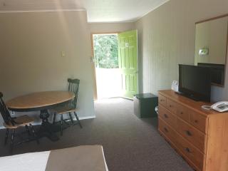 The Spirit Rock Outpost & Lodge - Wiarton - 3