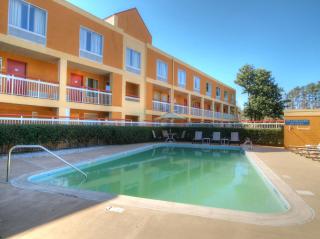 SureStay Plus Hotel by Best Western Durham Medical Center - Durham - 8