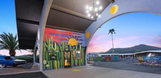 Hotel McCoy - Art, Coffee, Beer, Wine - 6