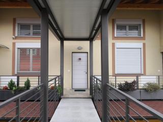 Charme Lake Loft - 8