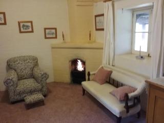 Fernbrook Cottage - Marrangaroo - 7
