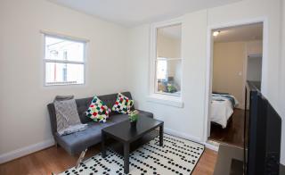 Charming studio - 3 min walk to PETWORTH Metro station; 10 min to Convention Center - Washington, D.C. - 5