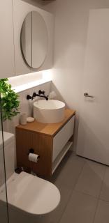 Ivanhoe Apartments - 4