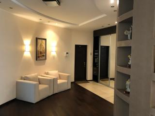 Cozy apartment in a new building close to the downtown - Kiev - 0