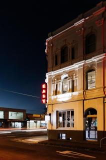 East Brunswick Hotel - 7