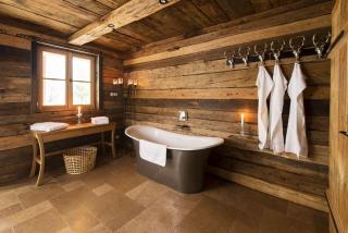 Exklusives Chalet in Alleinlage mit privatem Saunahaus - 1