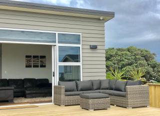 Otaki Beachfront Getaway - Otaki Beach - 7