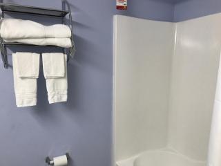 Super 8 by Wyndham Omaha/West Dodge - Omaha - 4