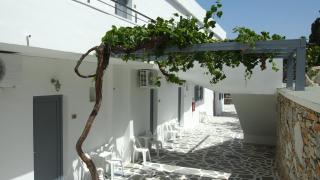 Homer's Inn Hotel - Ios Chora - 1
