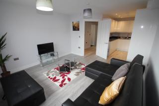 Holden Court Apartment - Apt 1 - 5