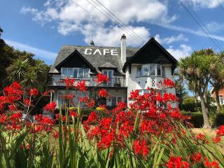 Cairn Bay Lodge - 0