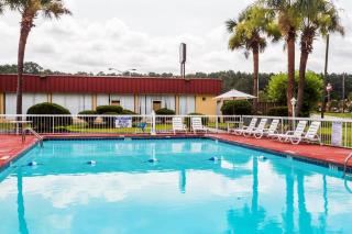 Super 8 by Wyndham Hardeeville - Savannah North - 2