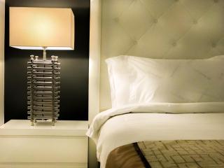 Only 350 yards from Eagle Beach! - 0