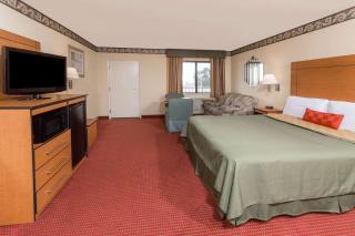 Travelodge by Wyndham San Clemente Beach - San Clemente - 4