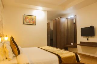 Solitaire Hotel And Resorts - Ujjain - 3