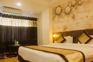 Solitaire Hotel And Resorts - Ujjain - 4