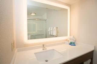 Holiday Inn Express Hotel & Suites Madison by IHG - Madison - 6