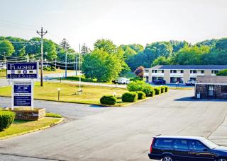 Flagship Inn & Suites - Groton - 4