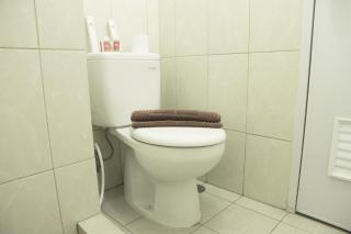 Modern and Comfortable Studio Apartment Springlake Summarecon near Summarecon By Travelio - Bekasi - 6