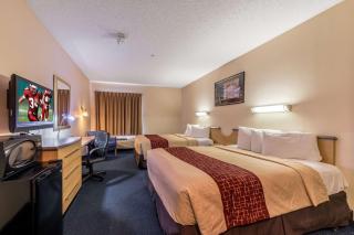 Econo Lodge Laredo - 9