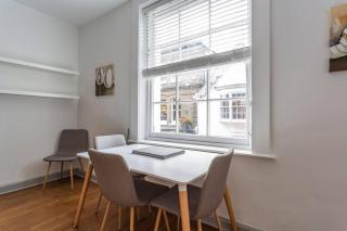 Spacious Central Chic Apartment - Simplycheckin - Winchester - 8