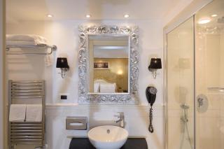 Hotel Olimpia Venice, BW Signature Collection 3sup - Venice - 2