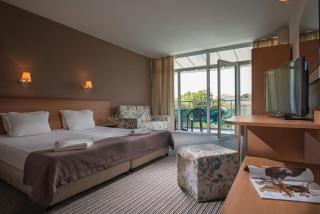 Hotel Eskada Beach - 1