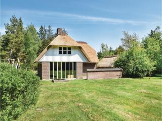 Three-Bedroom Holiday Home In Ulfborg - Ulfborg - 2