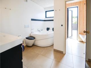 Four-Bedroom Holiday Home In Ebeltoft - Ebeltoft - 2