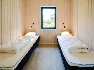 Four-Bedroom Holiday Home In Ebeltoft - Ebeltoft - 1