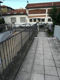 Yellow house - Vicenza - 8