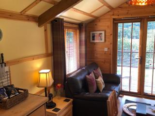 Rashfield Sheilings - Riverside Lodges by Pucks Glen Dunoon Argyll - 2