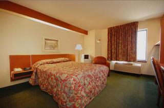 Syracuse Inn and Suites - Syracuse - 8