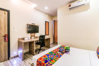 FabHotel Aksa International - Mumbai - 1