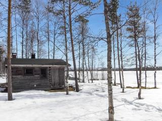 Holiday Home Alakitkajärvi- takkusalmi by Interhome - Virta - 1