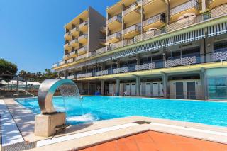 Hotel Bellevue Et Mediterranée - Diano Marina - 1