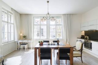 Stylish, Light-Filled Home in the Historic Center - Prague - 2