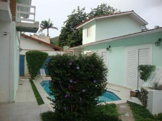 Kitnets & Flats - Ubatuba - 0