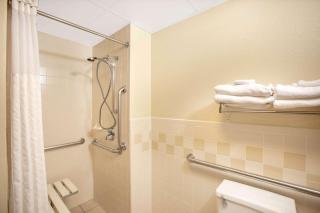 AmericInn by Wyndham Lincoln North - Lincoln - 4