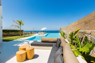 La Casa di Mare, Luxury SeaFront Villa with Private Pool, Whirlpools & Sauna, By ThinkVilla - 2
