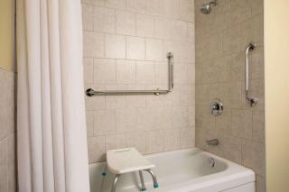 Days Inn by Wyndham Renfrew Conference Centre - Renfrew - 3