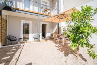 Wood Wall & Garden Apartment - Lisbona - 0