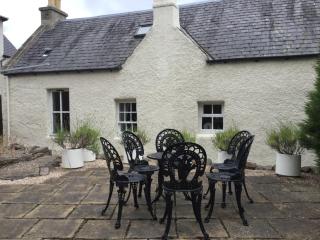 Three-Bedroom Old Cottage Free Parking - Inverness - 8