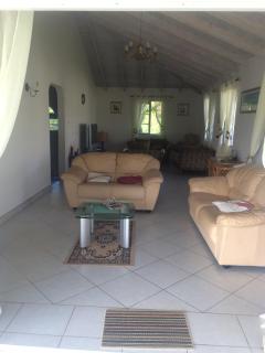 Spacious White House Villa 1 minute to sandy beaches - Saint James - 4