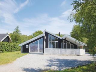 Amazing Home In Ebeltoft With Kitchen - 4