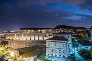 Splash Of Glam I 10 steps from Acropolis - 8