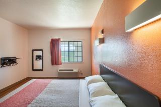 Motel 6-Bedford, TX - Fort Worth - Bedford - 4