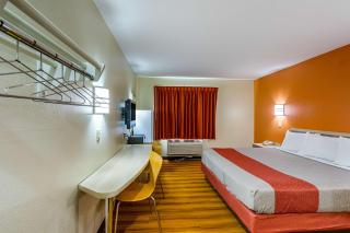 Motel 6-Urbana, IL - Champaign - 3