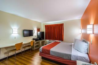 Motel 6-Urbana, IL - Champaign - 6