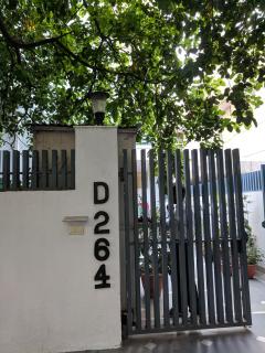 Colonel's Retreat 2 - 0